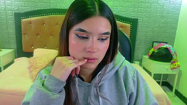 Natalie loffreda online show from 12-17-25, 03:12