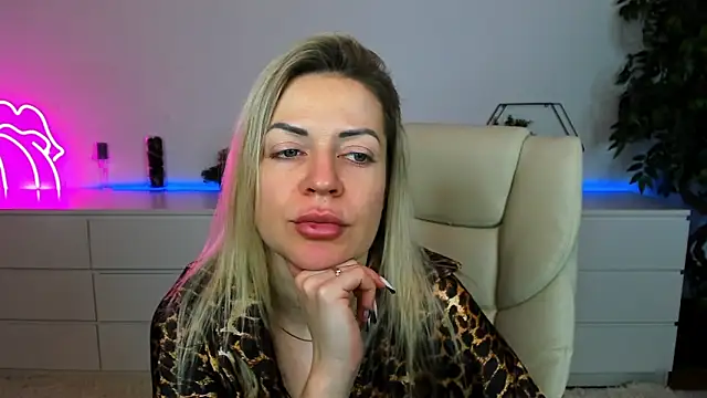 Anna Snows online show from 10-29-25, 06:37