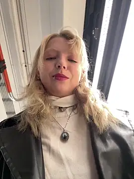 EveLittleSinner online show from 10-28-25, 10:41