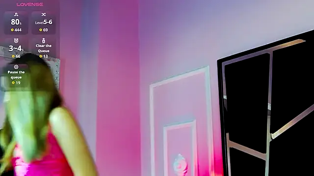 Snapshot of Breezelle chatting on 10-19-25, 03:56 Breezelle online show from 10-19-25, 03:56