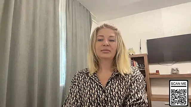 Snapshot of Blondie_xoxoxo chatting on 10-03-25, 07:38 Blondie xoxoxo online show from 10-03-25, 07:38