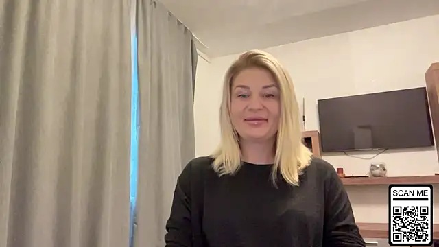 Snapshot of Blondie_xoxoxo chatting on 10-07-25, 08:22 Blondie xoxoxo online show from 10-07-25, 08:22