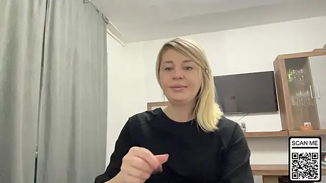 Snapshot of Blondie_xoxoxo chatting on 10-08-25, 05:49 Blondie xoxoxo online show from 10-08-25, 05:49