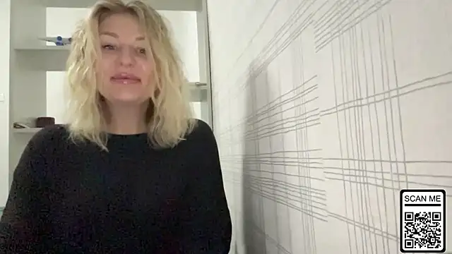 Snapshot of Blondie_xoxoxo chatting on 11-03-25, 06:25 Blondie xoxoxo online show from 11-03-25, 06:25