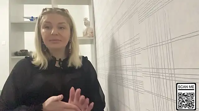 Snapshot of Blondie_xoxoxo chatting on 11-06-25, 09:10 Blondie xoxoxo online show from 11-06-25, 09:10