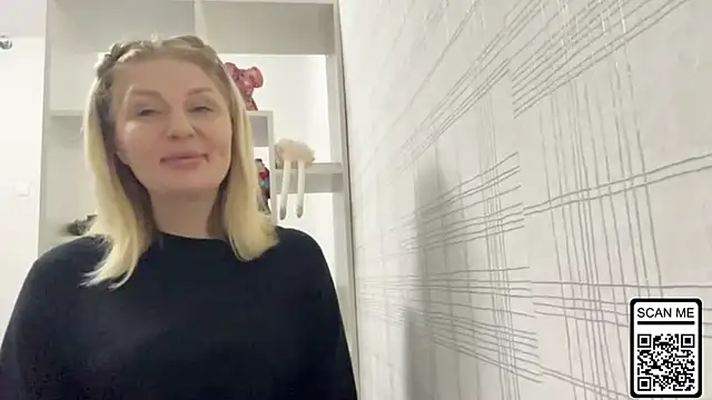 Snapshot of Blondie_xoxoxo chatting on 11-13-25, 07:24 Blondie xoxoxo online show from 11-13-25, 07:24