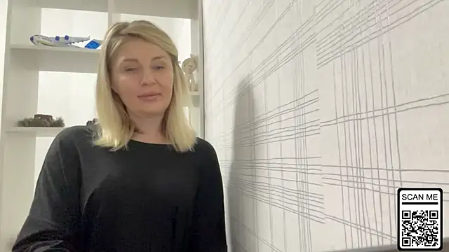 Snapshot of Blondie_xoxoxo chatting on 11-27-25, 04:20 Blondie xoxoxo online show from 11-27-25, 04:20