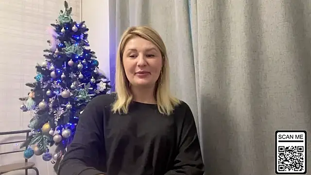 Snapshot of Blondie_xoxoxo chatting on 12-19-25, 11:39 Blondie xoxoxo online show from 12-19-25, 11:39