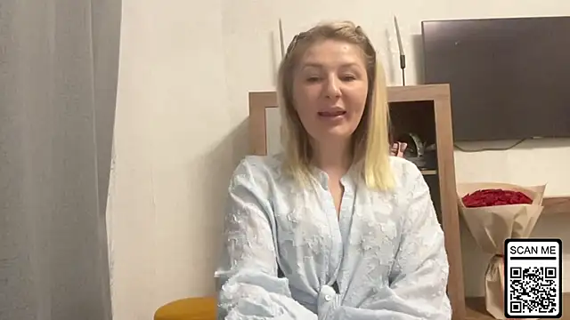 Snapshot of Blondie_xoxoxo chatting on 12-22-25, 07:05 Blondie xoxoxo online show from 12-22-25, 07:05