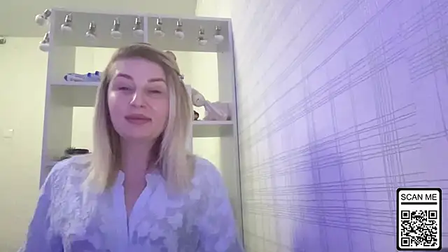 Snapshot of Blondie_xoxoxo chatting on 01-07-26, 05:15 Blondie xoxoxo online show from 01-07-26, 05:15