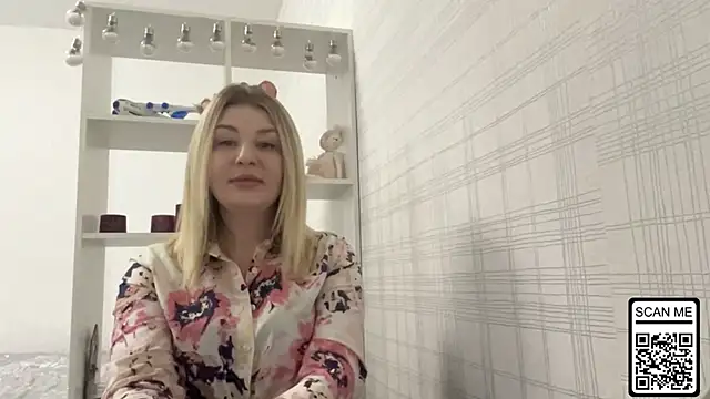 Snapshot of Blondie_xoxoxo chatting on 01-13-26, 08:41 Blondie xoxoxo online show from 01-13-26, 08:41