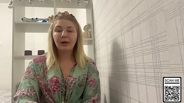 Snapshot of Blondie_xoxoxo chatting on 01-14-26, 02:55 Blondie xoxoxo online show from 01-14-26, 02:55