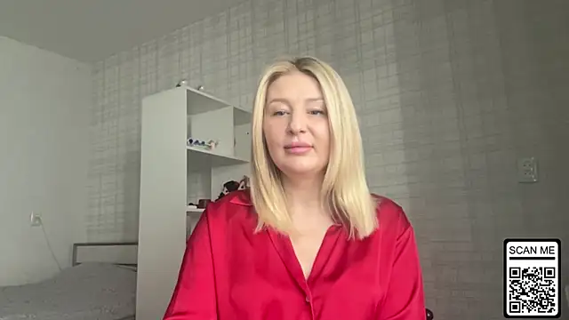 Snapshot of Blondie_xoxoxo chatting on 02-08-26, 09:34 Blondie xoxoxo online show from 02-08-26, 09:34