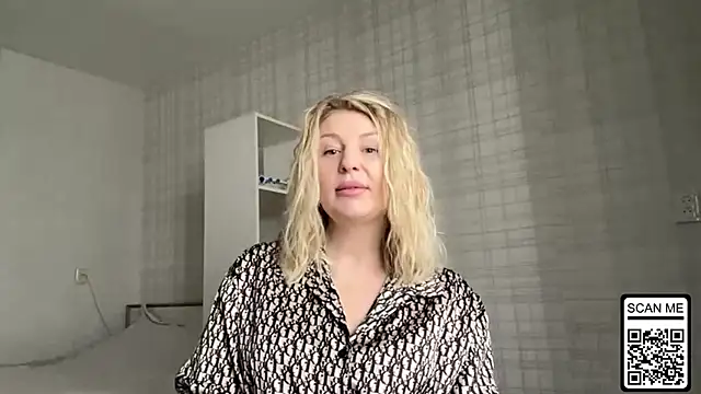 Snapshot of Blondie_xoxoxo chatting on 02-12-26, 09:26 Blondie xoxoxo online show from 02-12-26, 09:26