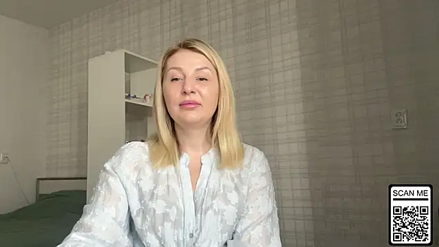 Snapshot of Blondie_xoxoxo chatting on 02-17-26, 08:22 Blondie xoxoxo online show from 02-17-26, 08:22