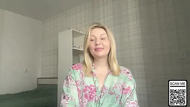 Snapshot of Blondie_xoxoxo chatting on 02-20-26, 10:16 Blondie xoxoxo online show from 02-20-26, 10:16