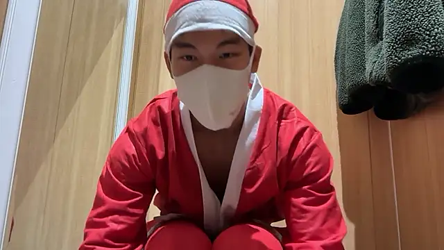 Snapshot of masucle216 chatting on 12-18-25, 02:45 masucle216 online show from 12-18-25, 02:45