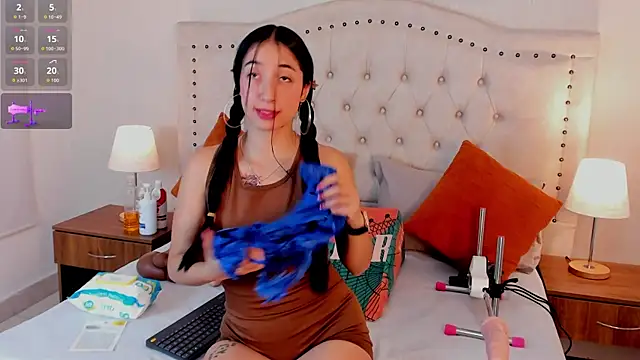 natasha moreno online show from 10-20-25, 12:38