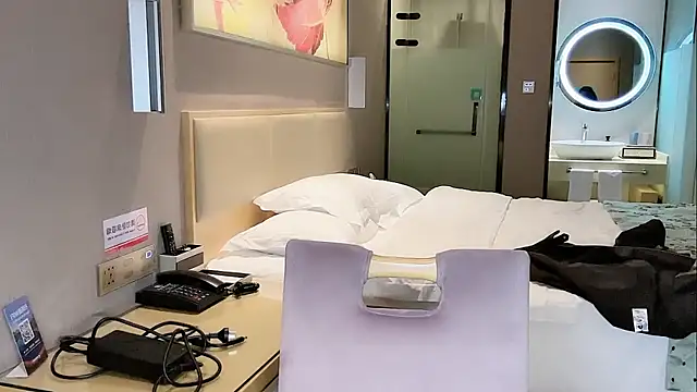 Snapshot of Ianxuan chatting on 10-12-25, 01:32 Ianxuan online show from 10-12-25, 01:32