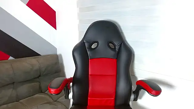 Snapshot of NatiHoran chatting on 02-14-26, 09:22 NatiHoran online show from 02-14-26, 09:22