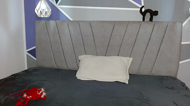 Snapshot of NatiHoran chatting on 02-21-26, 11:28 NatiHoran online show from 02-21-26, 11:28