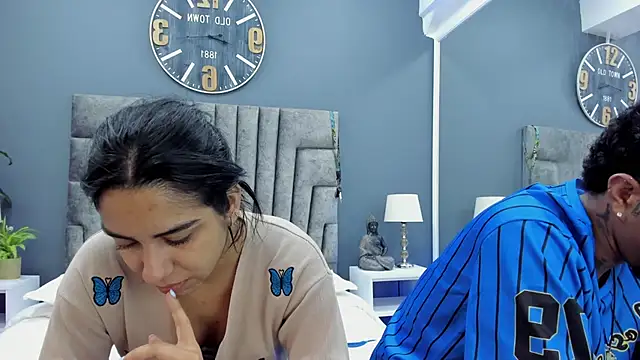 violet and myers online show from 10-04-25, 11:30