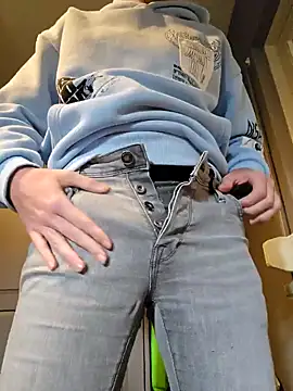 Trekkerboi online show from 10-26-25, 02:01