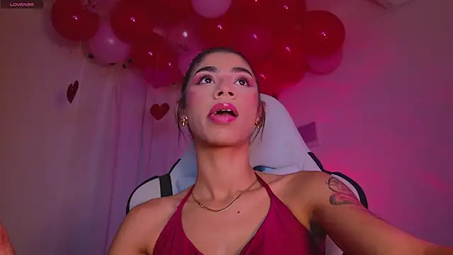 BrunetteAdams001 online show from 02-13-26, 06:42