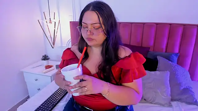 Tessa Sinclaire online show from 10-06-25, 11:24