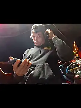 twistafatpipe online show from 10-17-25, 05:54