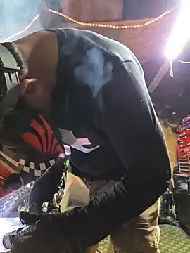 twistafatpipe online show from 11-18-25, 03:34