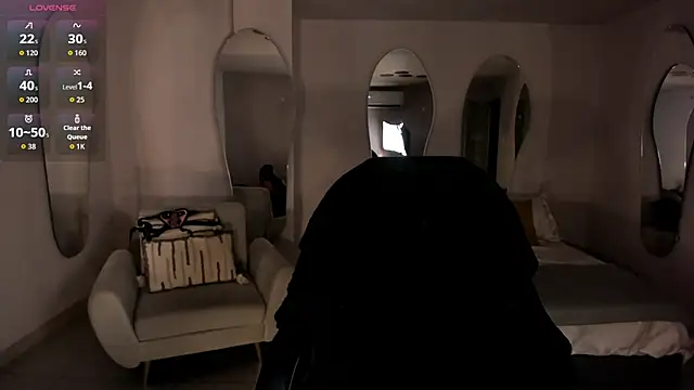 Snapshot of MilaColeman chatting on 10-24-25, 02:08 MilaColeman online show from 10-24-25, 02:08