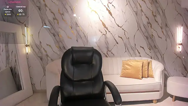 Snapshot of MilaColeman chatting on 10-29-25, 02:03 MilaColeman online show from 10-29-25, 02:03