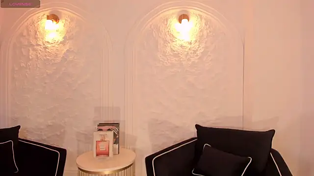 Snapshot of MilaColeman chatting on 11-02-25, 11:07 MilaColeman online show from 11-02-25, 11:07