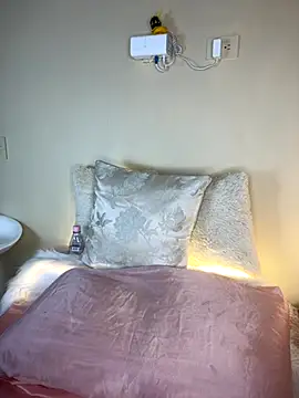 AriaHeavenss online show from 09-10-25, 01:27