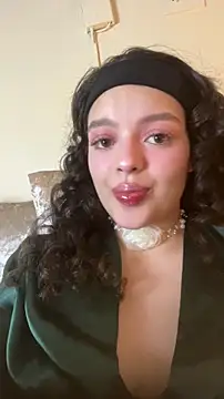 AriaHeavenss online show from 11-19-25, 01:27