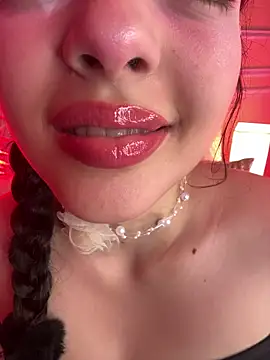 AriaHeavenss online show from 12-21-25, 04:08