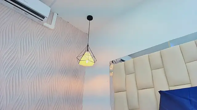 Vero Temptation online show from 11-24-25, 12:05