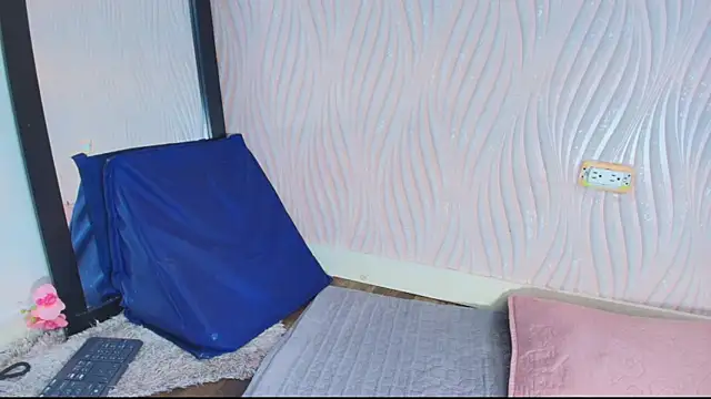 Vero Temptation online show from 12-18-25, 12:11