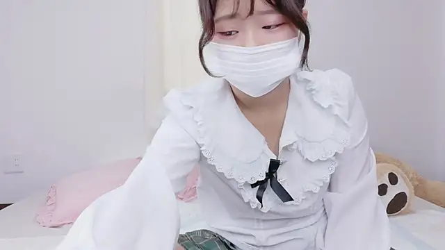 Snapshot of Mio_781 chatting on 09-24-25, 05:44 Mio 781 online show from 09-24-25, 05:44