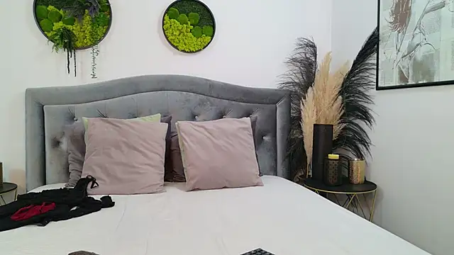 NathaliaNat online show from 12-19-25, 03:02