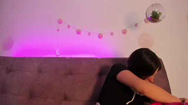 katalella brown1 online show from 10-10-25, 11:42