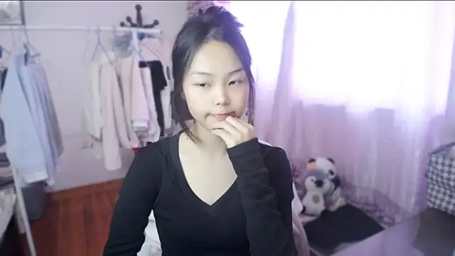 yao-yao  online show from 11-25-25, 05:18