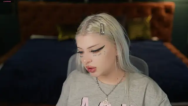 Yuki sun online show from 11-22-25, 03:33