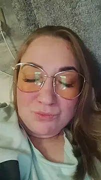 Snapshot of Kiss_Eva chatting on 12-28-24, 12:04 Kiss Eva online show from 12-28-24, 12:04