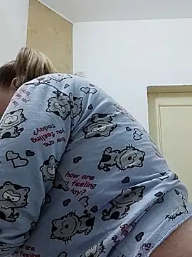 Snapshot of Kiss_Eva chatting on 02-23-25, 08:28 Kiss Eva online show from 02-23-25, 08:28