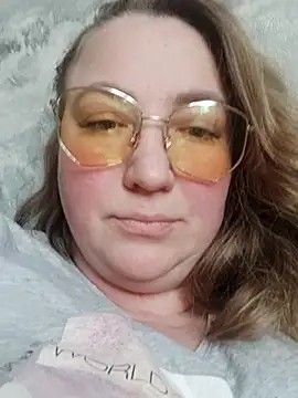 Snapshot of Kiss_Eva chatting on 03-08-25, 11:58 Kiss Eva online show from 03-08-25, 11:58