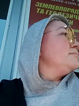 Snapshot of Kiss_Eva chatting on 03-10-25, 04:14 Kiss Eva online show from 03-10-25, 04:14