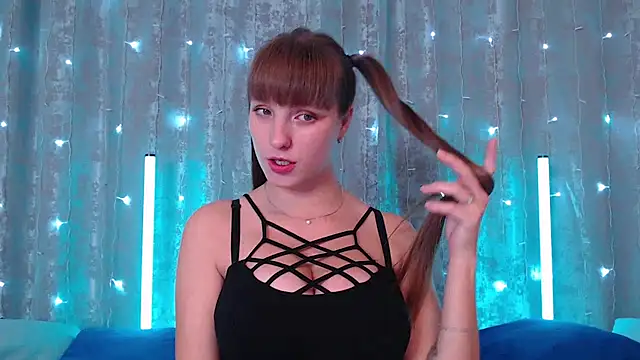 Leonaalove online show from 09-19-25, 10:32