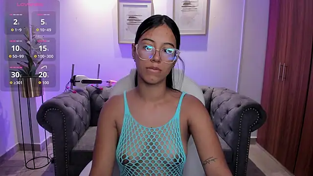 Snapshot of raven_stonee chatting on 09-25-25, 03:21 raven stonee online show from 09-25-25, 03:21